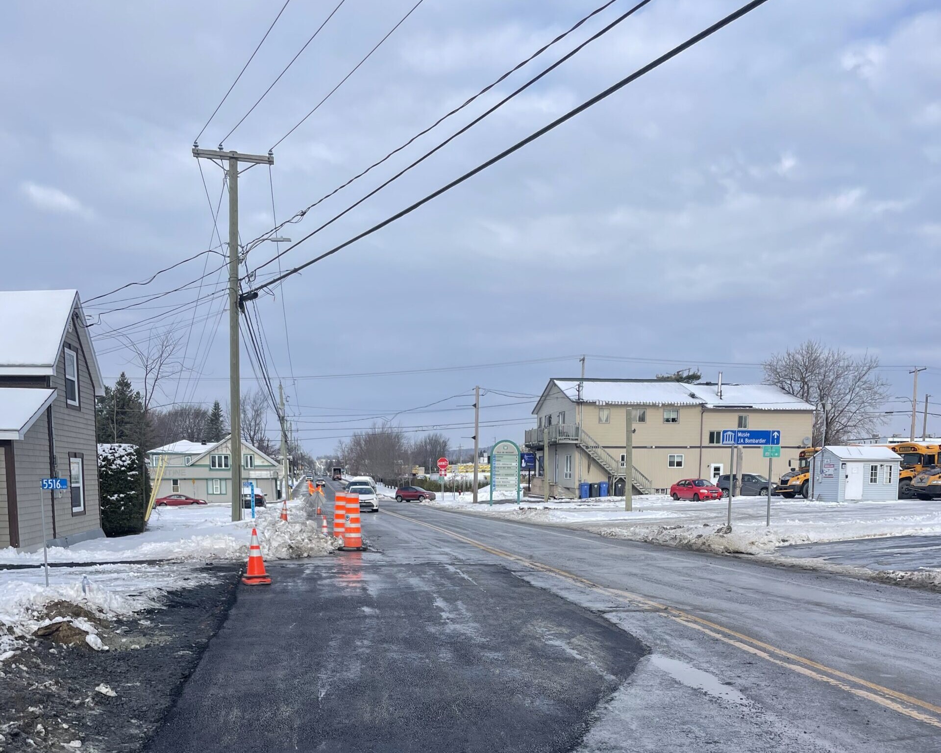 Photo finition d'une r&eacute;paration routi&egrave;re