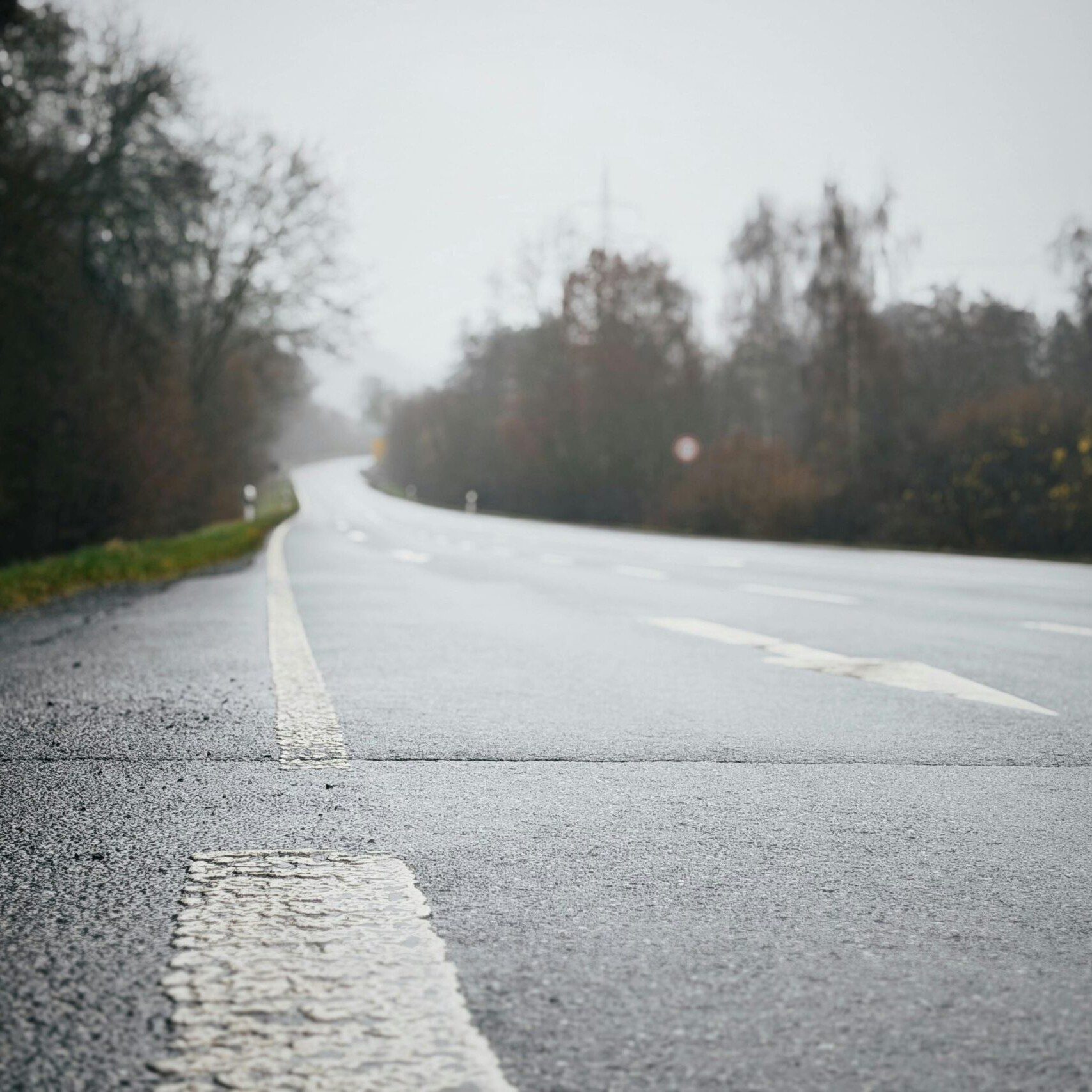 Image d'une rue, pr&eacute;sentation de nos services de r&eacute;parations routi&egrave;res